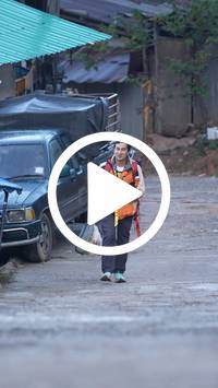 BIB:  <button type="button" onclick="openModal(27620310)" class="btn btn-primary btn-sm float-right" data-toggle="modal" data-target=".modal-high-quality">
                <i class="fa fa-download"></i> Download
                </button>